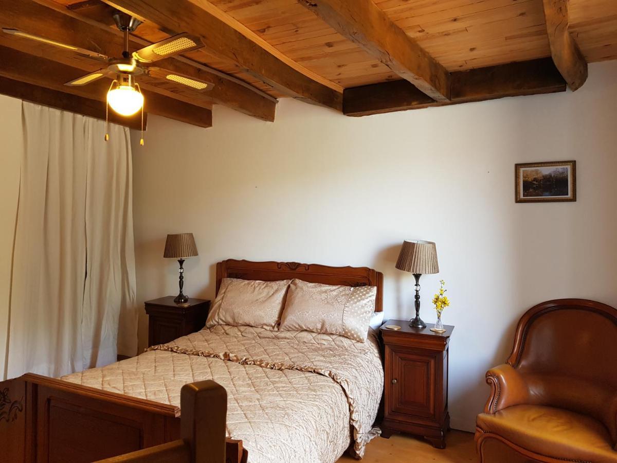 Bay Cottage Gite, Busserolles. Exterior foto