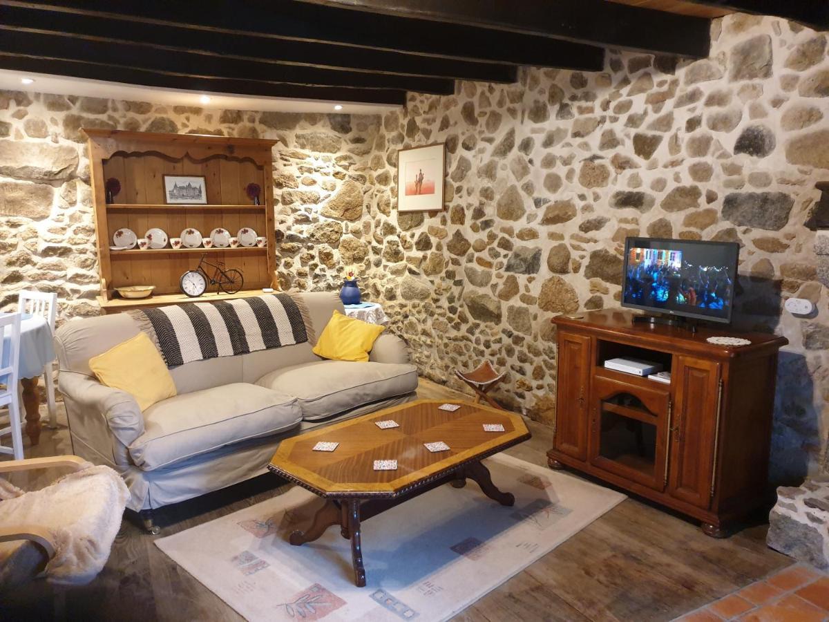 Bay Cottage Gite, Busserolles. Exterior foto
